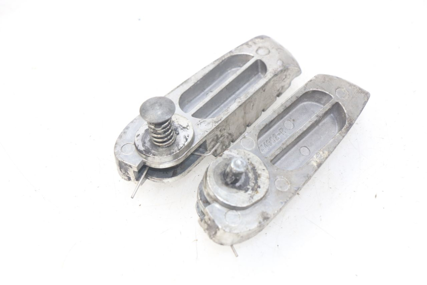 photo de PAAR FUßRASTENHALTER HINTEN TGB X-MOTION XMOTION 125 (2008 - 2014) - Zoom auf Gebrauchszustand