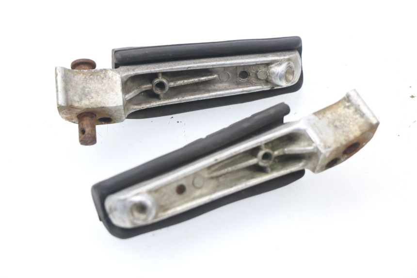 photo de FUSSRASTEN HINTEN YAMAHA XJN XJ N DIVERSION 600 (1994 - 1997)
