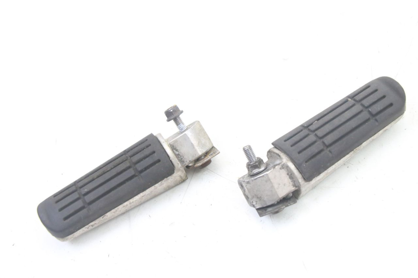 photo de FUSSRASTEN HINTEN YAMAHA FZ6 FAZER S2 600 (2007 - 2011)