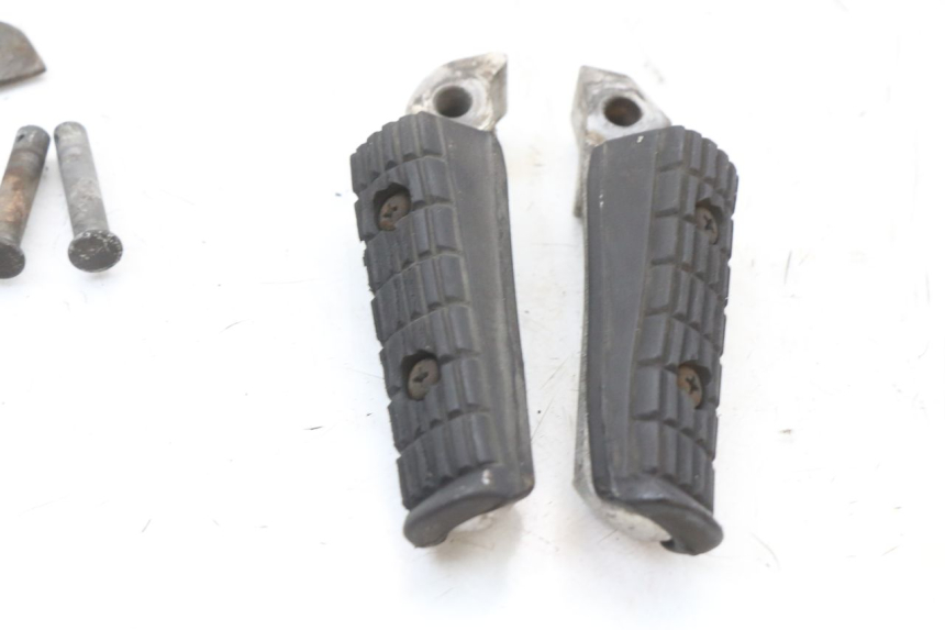 photo de FUSSRASTEN HINTEN YAMAHA XJ600 XJ DIVERSION 600 (1992 - 1997)