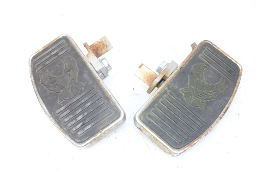 photo de FUSSRASTEN VORN HYOSUNG GV AQUILA 125 (2000 - 2004)