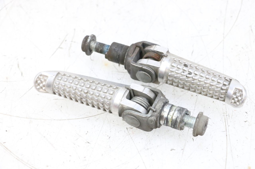 photo de FUSSRASTEN VORN SUZUKI GSXR GSX-R 1000 (2003 - 2004) - Hauptansicht