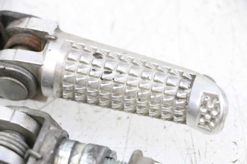 photo de FUSSRASTEN VORN SUZUKI GSXR GSX-R 1000 (2003 - 2004) - Oberflächenzustand und Material