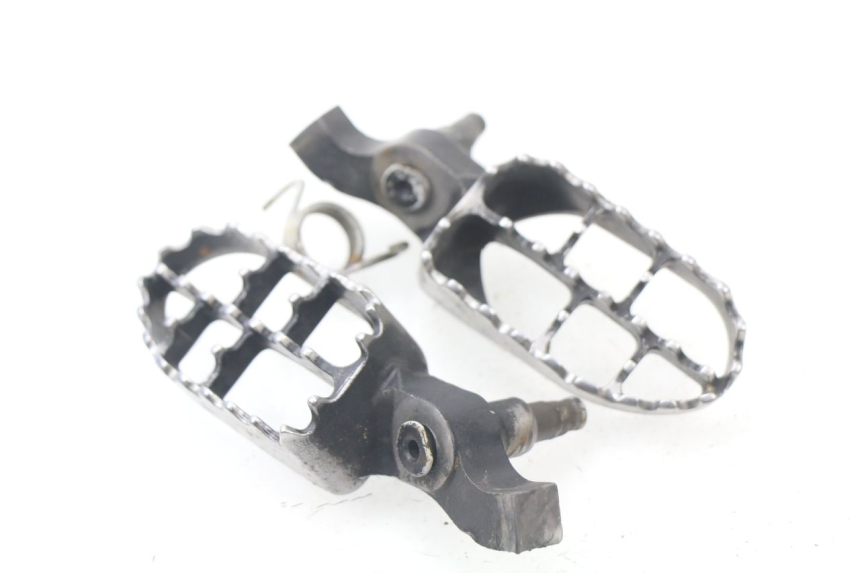 photo de FUSSRASTEN VORN HONDA CR 125 (2000 - 2001)