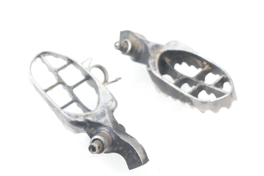 photo de FUSSRASTEN VORN HONDA CR 125 (2000 - 2001)