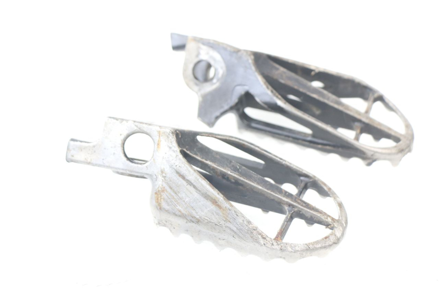 photo de FUSSRASTEN VORN HONDA CRF CR-F 450 (2001 - 2005)