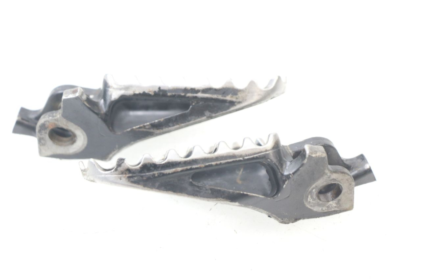 photo de FUSSRASTEN VORN HONDA CRF CR-F 450 (2001 - 2005)