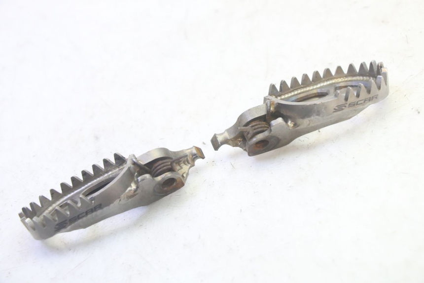 photo de FUSSRASTEN VORN KAWASAKI KXF KX-F 250 (2017 - 2019) - Zoom auf Gebrauchszustand