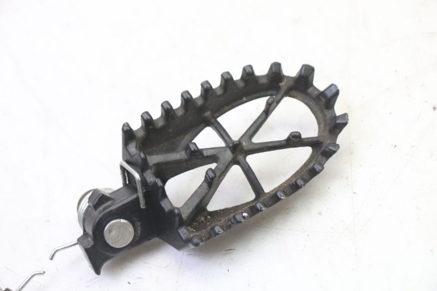 photo de VORDERE FUßRASTENPAAR APOLLO RFZ 125