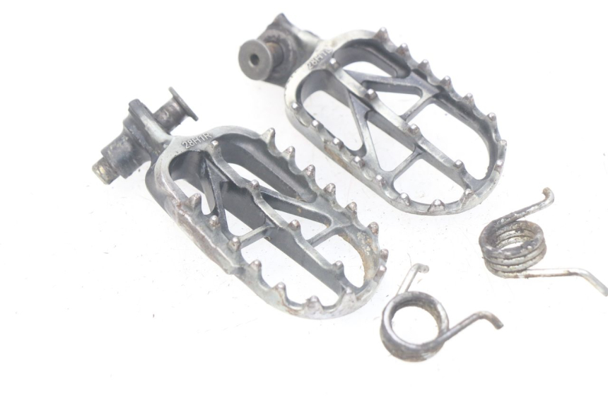 photo de VORDERE FUßRASTENPAAR SUZUKI RM-Z RMZ 250 (2010 - 2016) - Hauptansicht