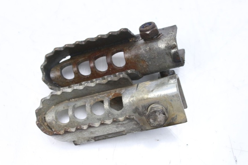 photo de VORDERE FUßRASTENPAAR GILERA SMT SUPERMOTARD 50 (2009 - 2017)