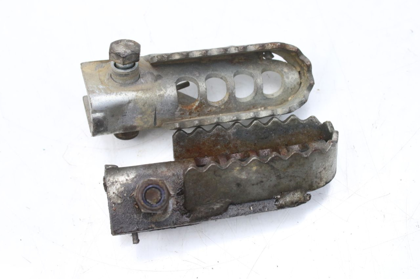 photo de VORDERE FUßRASTENPAAR GILERA SMT SUPERMOTARD 50 (2009 - 2017)