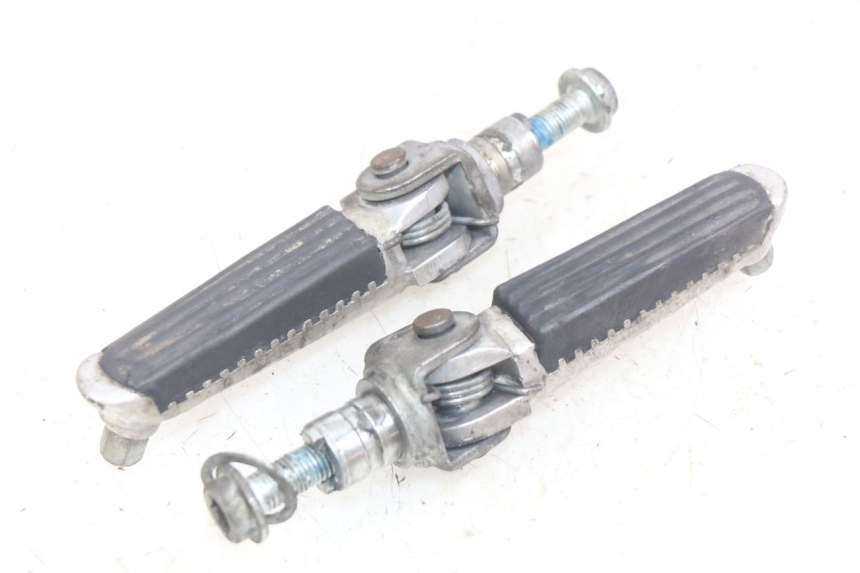 photo de VORDERE FUßRASTENPAAR SUZUKI SV N 650 (1999 - 2002)