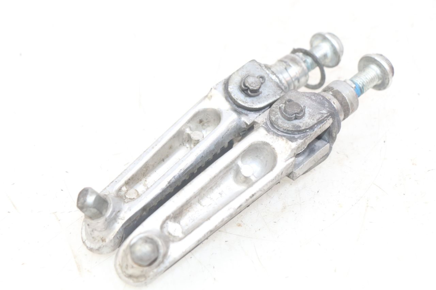 photo de VORDERE FUßRASTENPAAR SUZUKI SV N 650 (1999 - 2002)