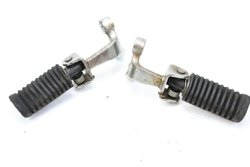 photo de VORDERE FUßRASTENPAAR SYM HUSKY 125 (1999 - 2005)