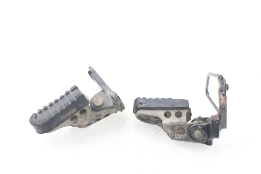 photo de FUSSRASTEN VORN YAMAHA TW 125 (1998 - 2002)