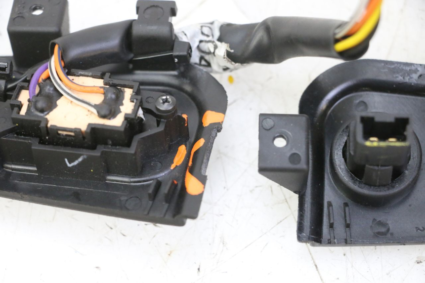 photo de SCHALTER PIAGGIO MP3 HPE 310 (2024 - 2025) - Alternative Perspektive