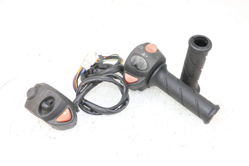 photo de SCHALTER PEUGEOT SATELIS 125 (2013 - 2018) - Hauptansicht