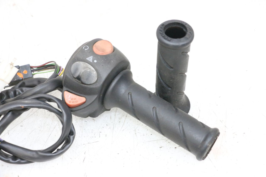 photo de SCHALTER PEUGEOT SATELIS 125 (2013 - 2018) - Weitere Ansicht des Artikels