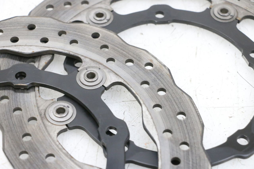photo de BREMSSCHEIBE VORNE YAMAHA MT-07 MT07 ABS 700 (2018 - 2020) - Details der Befestigungspunkte