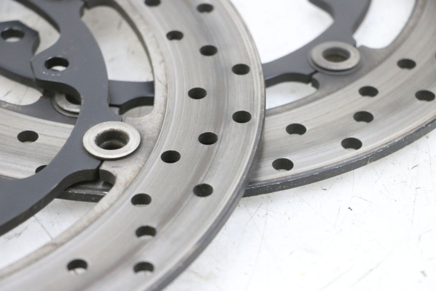 photo de VORDERE BREMSSCHEIBENSET YAMAHA TDM ABS 900 (2002 - 2014) - Technische Nahaufnahme