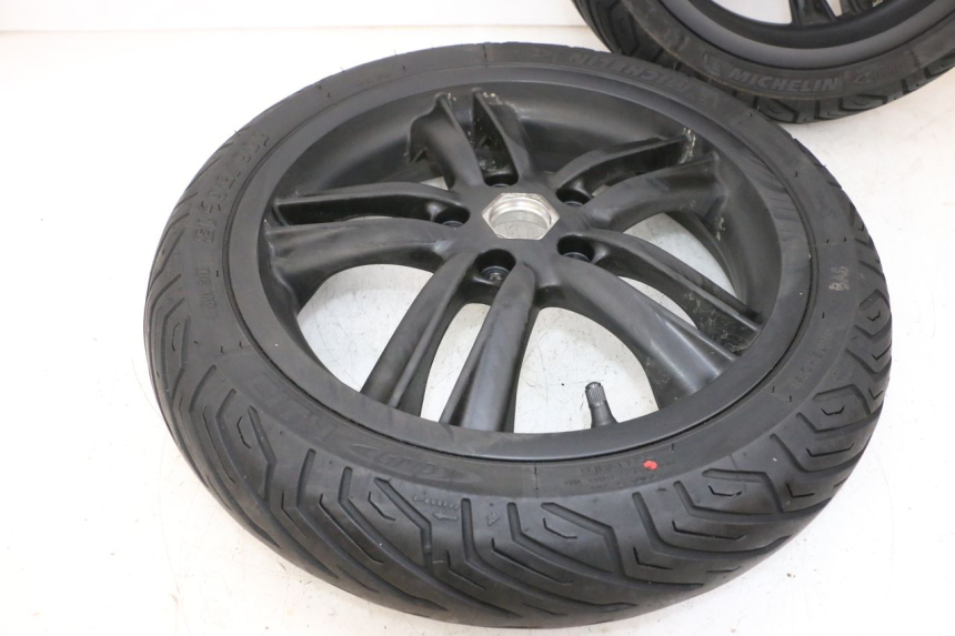 photo de FELGE PAAR PIAGGIO MP3 HPE 300 (2019 - 2026) - Geprüftes Gebrauchtteil