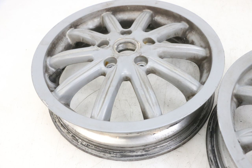 photo de FELGE PAAR PIAGGIO MP3 RL 250 (2007 - 2010) - Alternative Perspektive