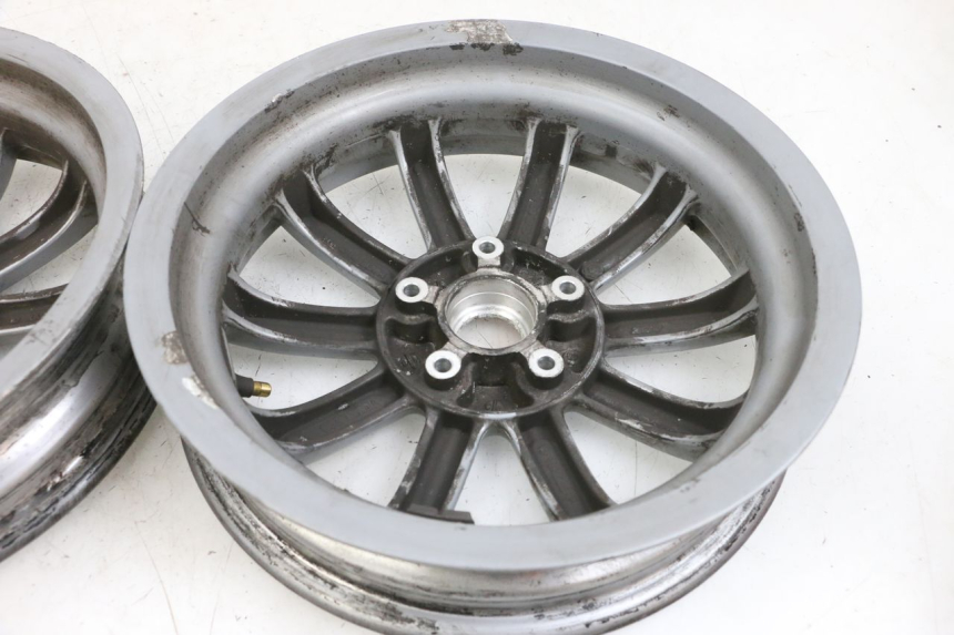 photo de FELGE PAAR PIAGGIO MP3 RL 250 (2007 - 2010) - Kennzeichnungen und Originalreferenzen