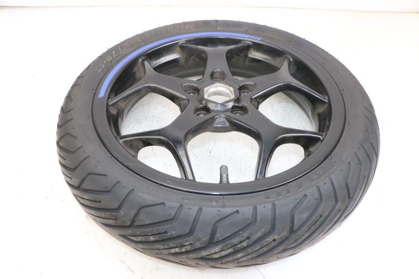 photo de FELGE PAAR PIAGGIO MP3 500 (2016 - 2018) - Details der Befestigungspunkte