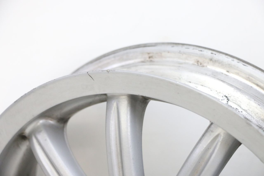 photo de FELGE PAAR PIAGGIO MP3 RL 250 (2007 - 2010) - Details der Befestigungspunkte