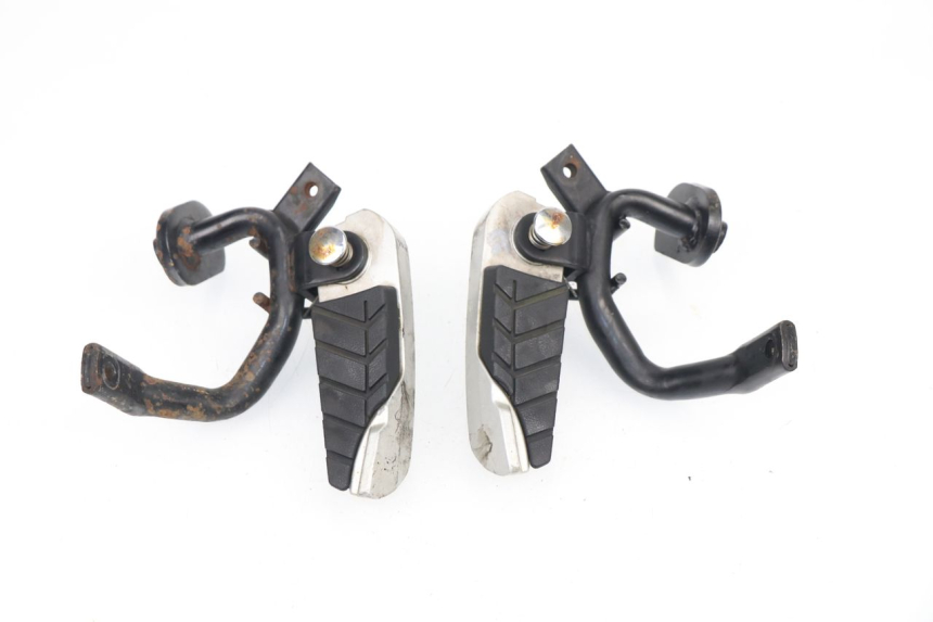 photo de FUSSRASTEN PLATTE HINTEN SYM GTS 250 (2005 - 2008)
