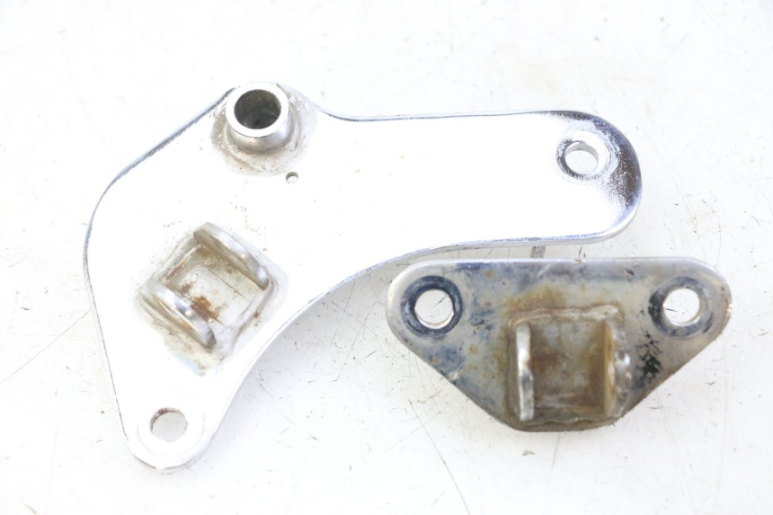 photo de FUSSRASTEN PLATTE VORN HYOSUNG GV AQUILA 125 (2000 - 2004)