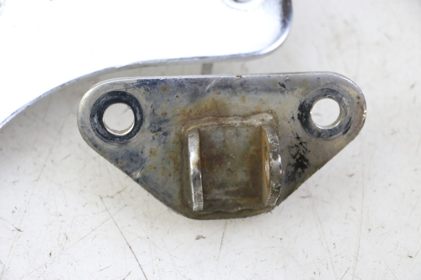 photo de FUSSRASTEN PLATTE VORN HYOSUNG GV AQUILA 125 (2000 - 2004)