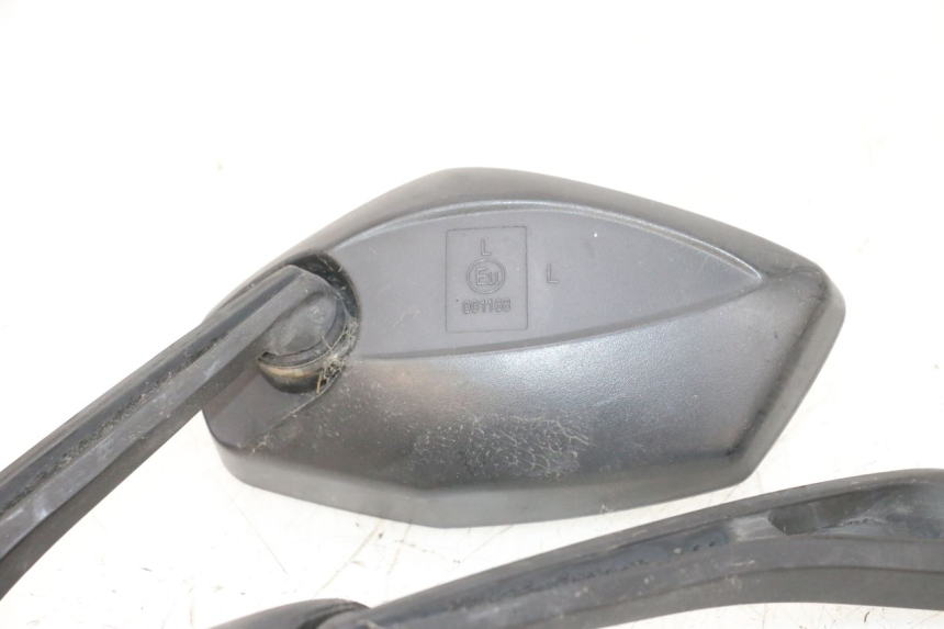 photo de SPIEGEL PAAR JM MOTORS GTS 125 (2015 - 2019) - Details der Befestigungspunkte