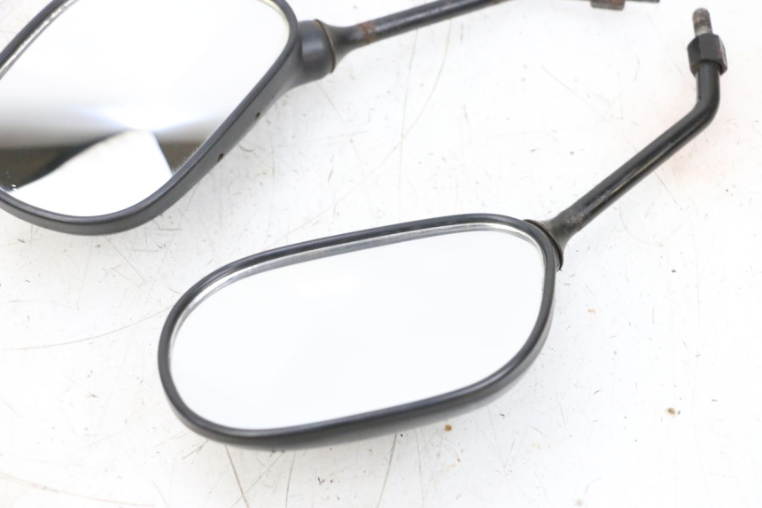 photo de SPIEGEL PAAR NECO TEMPO 4T 50 (2022 - 2026) - Oberflächenzustand und Material