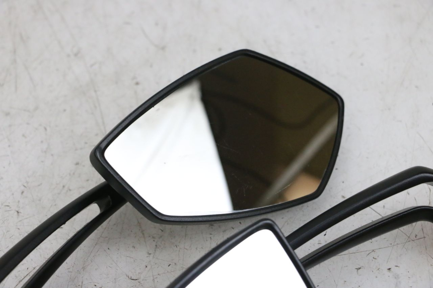 photo de SPIEGEL PAAR KAWASAKI ZR 7 750 (1999 - 2001) - Detailansicht des Bauteils