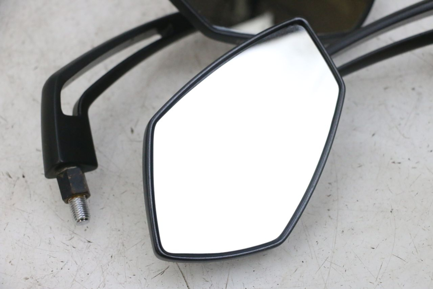 photo de SPIEGEL PAAR KAWASAKI ZR 7 750 (1999 - 2001) - Zoom auf Gebrauchszustand