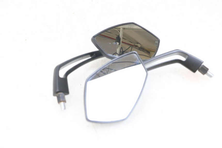 photo de SPIEGEL PAAR KAWASAKI ZR 7 750 (1999 - 2001) - Alternative Perspektive