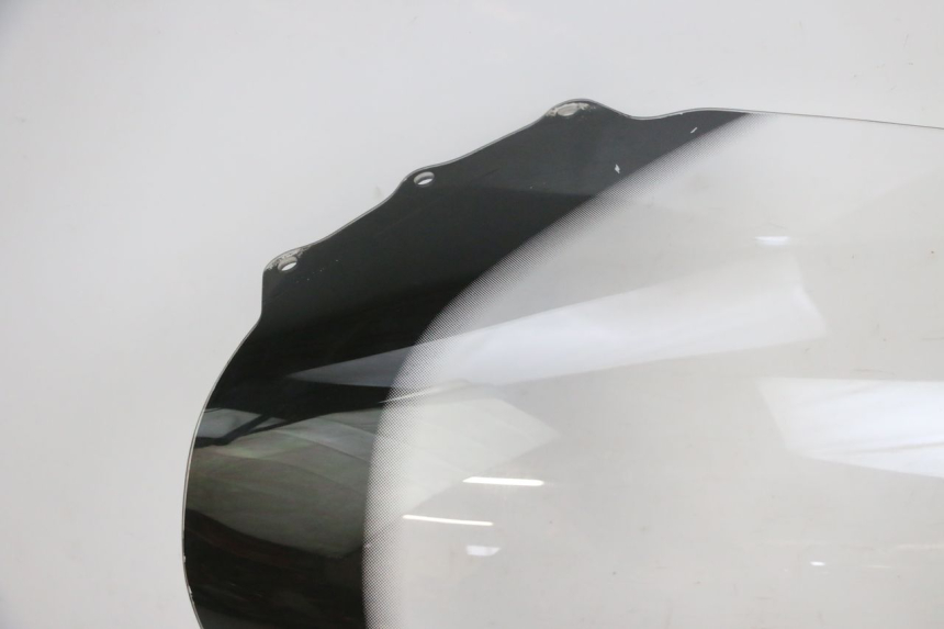 photo de WINDSCHUTZSCHEIBE SUZUKI BURGMAN 125 (2007 - 2014) - Zoom auf Komponenten