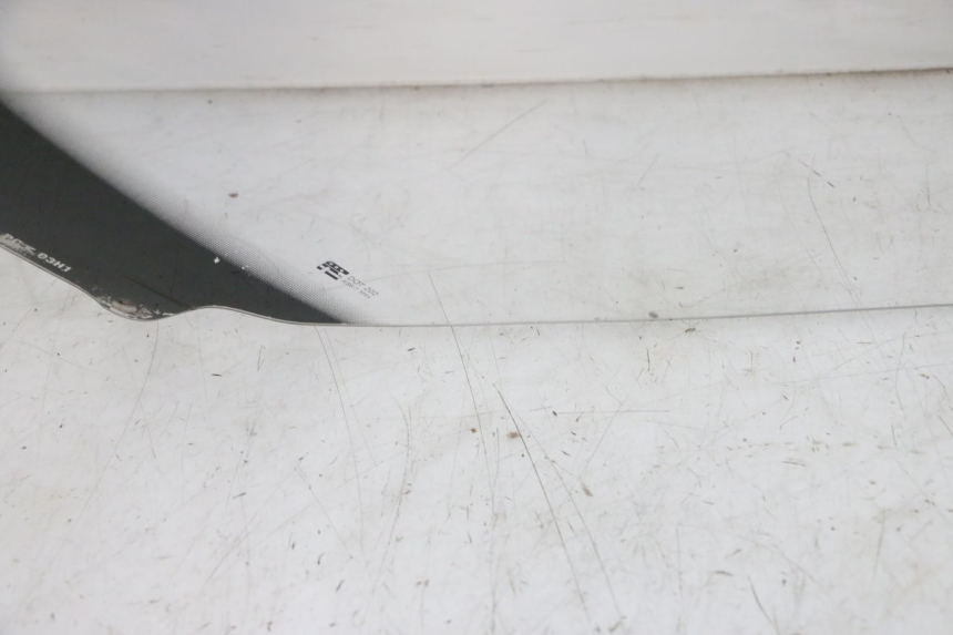 photo de WINDSCHUTZSCHEIBE SUZUKI BURGMAN 125 (2007 - 2014) - Hochauflösende Nahaufnahme