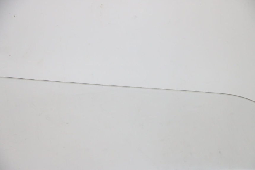 photo de WINDSCHUTZSCHEIBE SUZUKI BURGMAN 125 (2007 - 2014) - Detaillierte Sichtprüfung