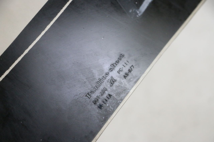 photo de WINDSCHUTZSCHEIBE KAWASAKI GPX R WARBIRD 600 (1988 - 1993) - Detailansicht des Bauteils