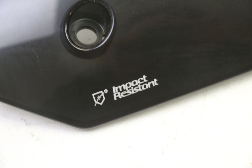 photo de WINDSCHUTZSCHEIBE YAMAHA XMAX X-MAX 125 (2021 - 2025) - Zoom auf Gebrauchszustand