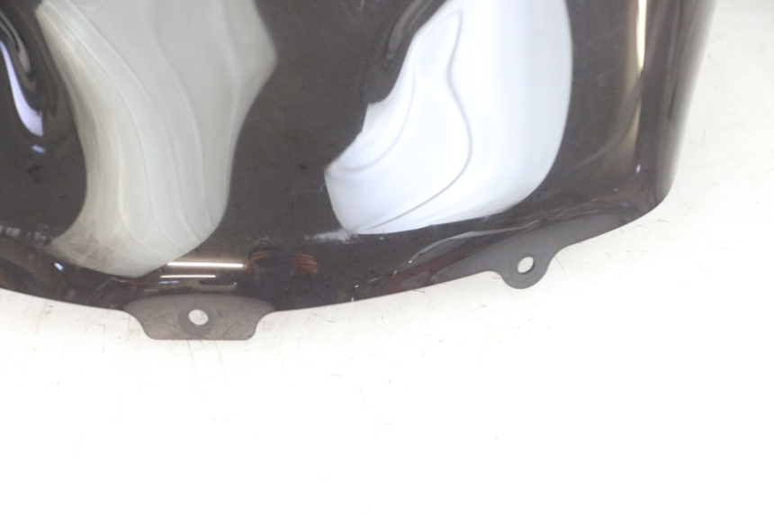 photo de WINDSCHUTZSCHEIBE YAMAHA XMAX X-MAX 125 (2006 - 2009) - Hochauflösende Nahaufnahme