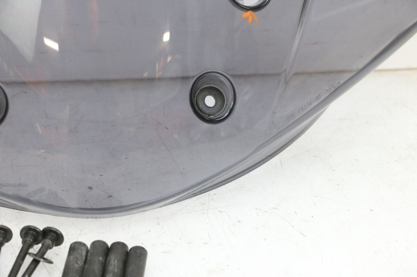 photo de WINDSCHUTZSCHEIBE YAMAHA YP MAJESTY 125 (2002 - 2006) - Ergänzendes Produktfoto