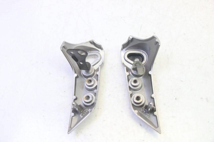 photo de SCHEINWERFERHALTERUNG YAMAHA FZ6 N FAZER 600 (2004 - 2006)