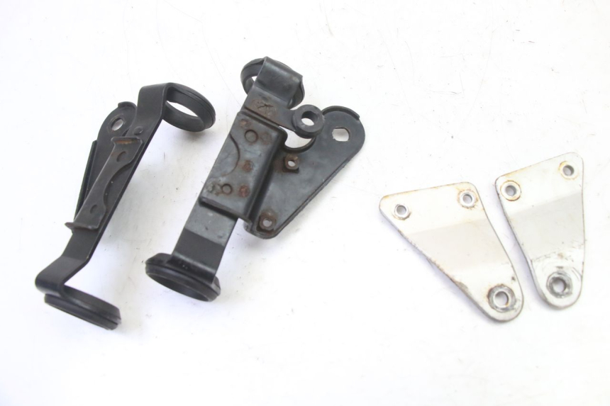 photo de SCHEINWERFER HALTER SUZUKI GS GSE 500 (2001 - 2003)
