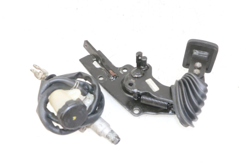photo de BREMSPEDAL PIAGGIO IE MP3 YOURBAN 300 (2011 - 2016)