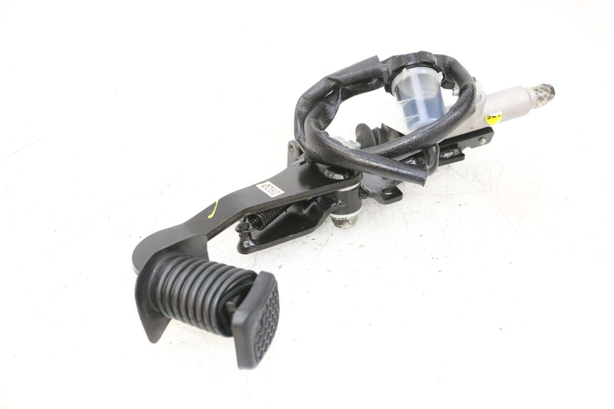 photo de BREMSPEDAL PIAGGIO MP3 HPE 300 (2019 - 2026) - Details der Befestigungspunkte