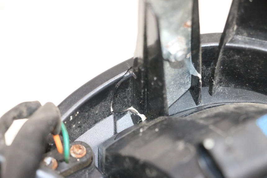 photo de SCHEINWERFER MAG POWER BOMBERS 4T 50 (2016 - 2026) - Oberflächenzustand und Material